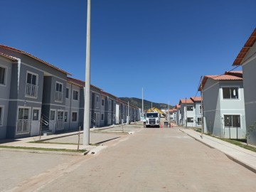 Casa 2 quartos, condomio com lazer completo, Subsídios veja