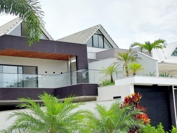 Linda casa 4 suite, sauna, piscina, 3 vagas de garagem