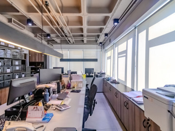 Sala Comercial Avenida Almirante Júlio de Sá Bierrenbach