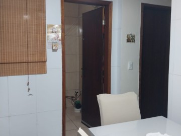 Casa em condomino, 75m2, 2 quartos, suíte, 2 vagas garagem