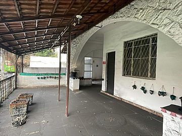 Ampla casa comercial de 250m2 3 pavimentos no Méier
